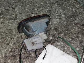 повторитель поворота на крыле левый Toyota Carina T190 1995