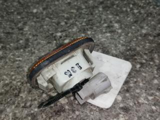 повторитель поворота на крыле правый Toyota RAV4 2 поколение (XA20) 2002