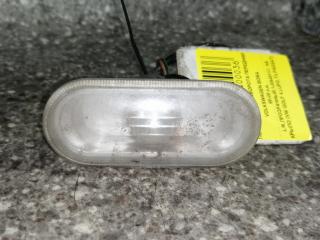 повторитель поворота на крыле левый Volkswagen Bora 1 поколение 2002