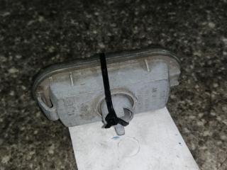 повторитель поворота на крыле левый Volkswagen Golf 3 поколение 2000