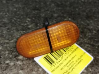 повторитель поворота на крыле левый Volkswagen Golf 3 поколение 2000