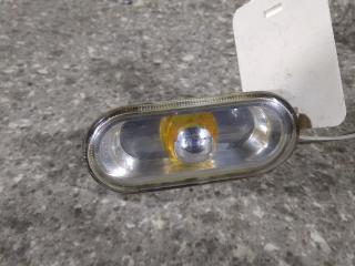 повторитель поворота на крыле левый Volkswagen Golf 3 поколение 2000