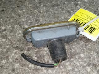 повторитель поворота на крыле правый Volkswagen Golf 3 поколение 2000