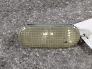 повторитель поворота на крыле левый Volkswagen Passat B5 1999