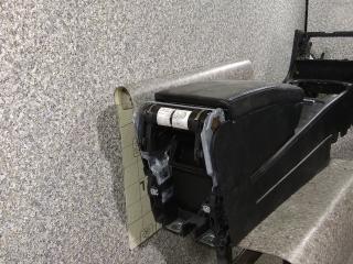 подлокотник Volkswagen Passat B6 2008