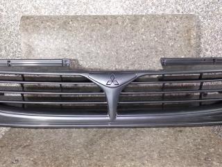 решетка радиатора Mitsubishi Space Wagon 2 поколение (Typ N30/N40) 1996
