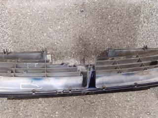 решетка радиатора Mitsubishi Space Wagon 2 поколение (Typ N30/N40) 1996