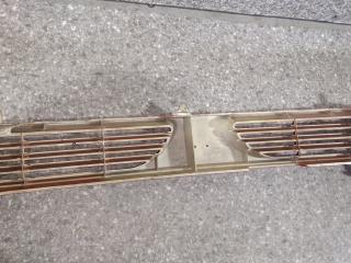 решетка радиатора Nissan Sunny N14 (1991 - 1995), хетчбэк 5 дв.