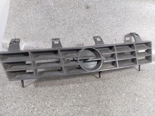 решетка радиатора Opel Rekord E 1985