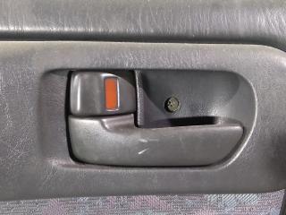 ручка внутренняя задняя левая Toyota Carina T190 1995