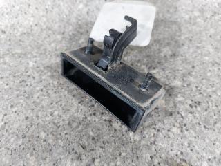 ручка крышки багажника Nissan X-Trail T30 2004