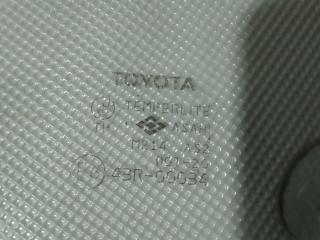 стекло двери передней правой Toyota Carina T190 1995