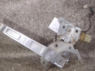 стеклоподъемник задний левый Mazda 323 BJ 2001