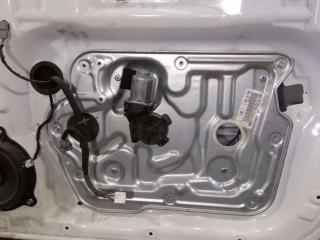стеклоподъемник передний правый Nissan Qashqai 1 поколение [рестайлинг] 2012