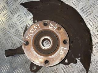 ступица передняя левая Volkswagen Passat B4 1995