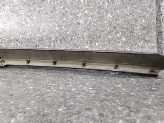 ресничка (ус) левой фары Mercedes-Benz E-Класс W124 1989