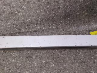 ресничка (ус) левой фары Mercedes-Benz E-Класс W124 1989