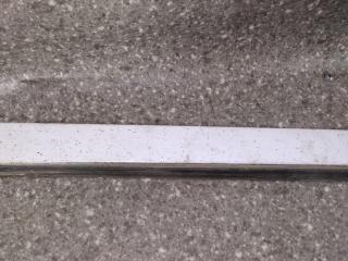 ресничка (ус) правой фары Mercedes-Benz E-Класс W124 1989