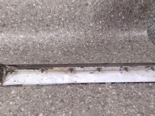 ресничка (ус) правой фары Mercedes-Benz E-Класс W124 1989