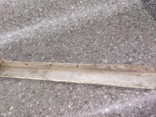 ресничка (ус) правой фары Mercedes-Benz E-Класс W124 1989