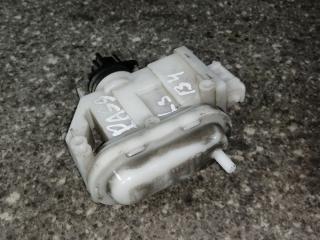 замок двери задней левой Volkswagen Passat B4 1995