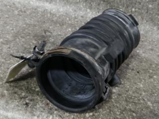 патрубок воздушного фильтра Mazda 6 GG (2002 - 2005), бензин, L813132213