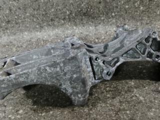 кронштейн генератора Volkswagen Golf 5 поколение 2006