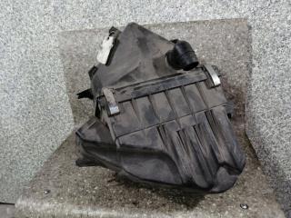 корпус воздушного фильтра Volkswagen Passat B5 2001