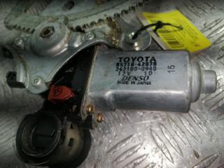стеклоподъемник передний правый Toyota RAV4 2 поколение (XA20) 2003