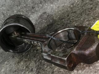 поршень Volkswagen Golf 3 поколение 1994