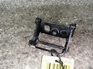 петля крышки багажника Mazda Tribute 1 поколение 2002