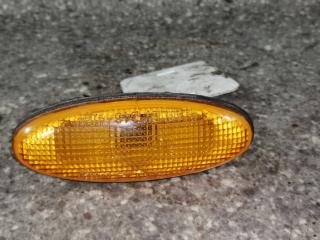 повторитель поворота на крыле правый Mazda Tribute 1 поколение 2002