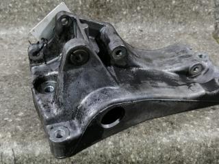 Натяжитель ремня агрегатов Volkswagen Golf 4 поколение (1997 - 2006)