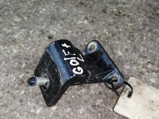 петля крышки багажника Volkswagen Golf Plus 2 поколение 2010