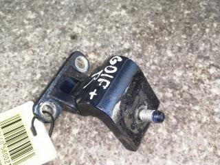 петля крышки багажника Volkswagen Golf Plus 2 поколение 2010