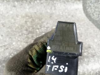 катушка зажигания Volkswagen Golf 5 поколение 2006, 036905715E