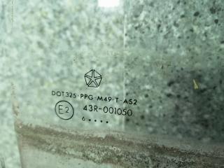 стекло двери задней левой Jeep Grand Cherokee ZJ 1995