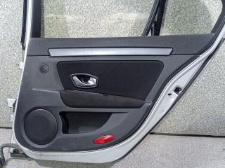 обшивка двери задняя правая Renault Laguna 3 поколение 2009