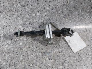 ограничитель открывания двери Nissan Qashqai 1 поколение 2008