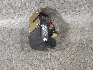 замок двери передней правой Chrysler 300C 1 поколение 2006