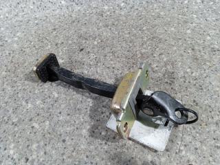 ограничитель открывания двери Hyundai Trajet 1 поколение 2004