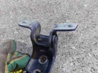 петля двери Mazda 3 BK [рестайлинг] 2008