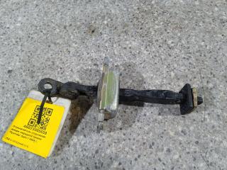 ограничитель открывания двери Hyundai Getz 1 поколение 2004