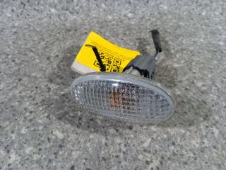 повторитель поворота на крыле правый Mazda 3 BK [рестайлинг] 2008