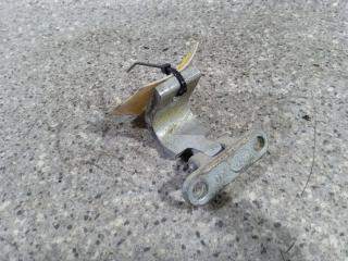 петля крышки багажника Skoda Fabia 2 поколение (5J) 2008, 1.9 л., TDi, дизель, МКПП, хетчбэк 5 дв., 6N0327301C