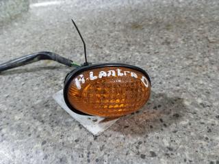 повторитель поворота на крыле правый Hyundai Lantra J2 1997