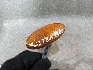 повторитель поворота на крыле левый Opel Vectra B 1997, 90504212