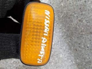 повторитель поворота на крыле левый Nissan Almera N15 1998