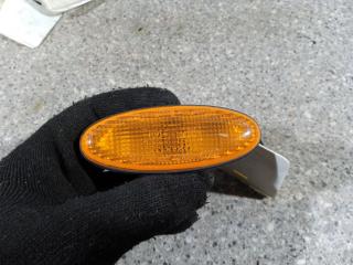 повторитель поворота на крыле левый Mazda Demio DW [рестайлинг] (1999 - 2007)