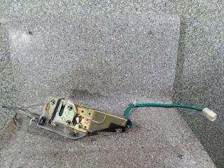 замок двери передней левой Mazda Demio DW [рестайлинг] 2002